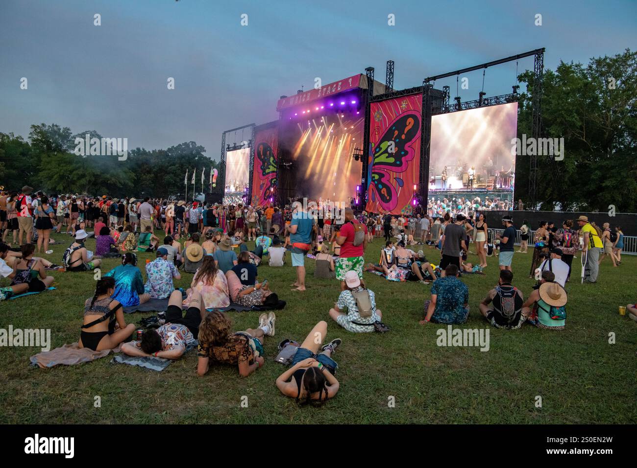 Riesige Menschenmenge beim Bonnaroo Music Festival Stockfoto