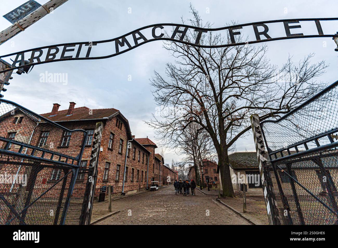 Das Tor der Arbeit Macht frei in Auschwitz I (Staatliches Museum Auschwitz-Birkenau, Polen) Stockfoto