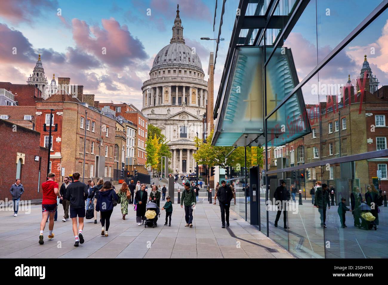 Das internationale Hauptquartier der Heilsarmee, St. Paul's Cathedral, London, England, Großbritannien Stockfoto