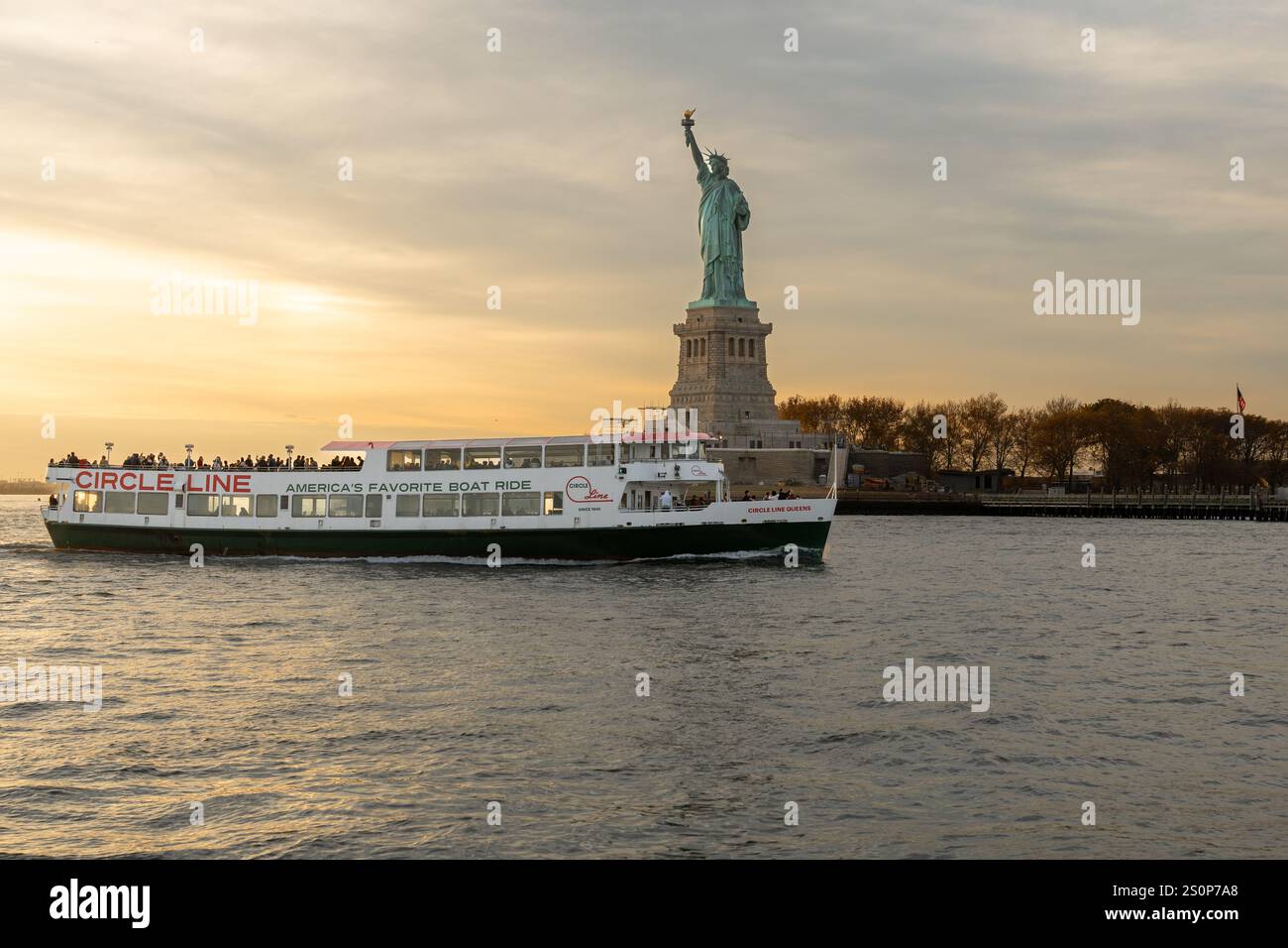 Die Freiheitsstatue ist ein Symbol der Hoffnung und des amerikanischen Traums für Generationen von Menschen, die in die Vereinigten Staaten von Amerika migrieren Stockfoto