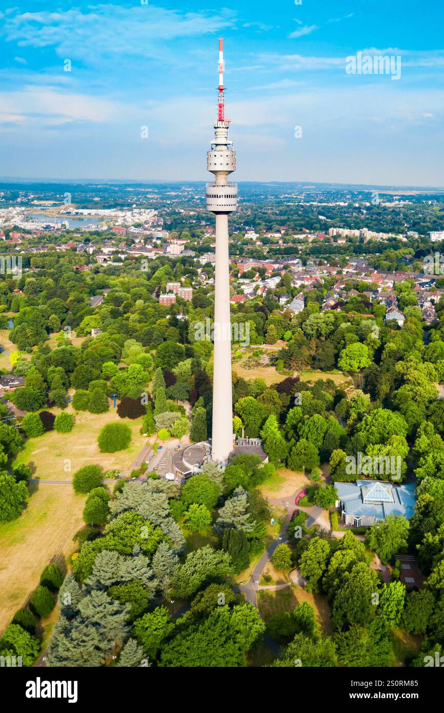 Florianturm oder Florian Turm Fernmeldeturm und der Westfalenpark in Dortmund, Deutschland Stockfoto