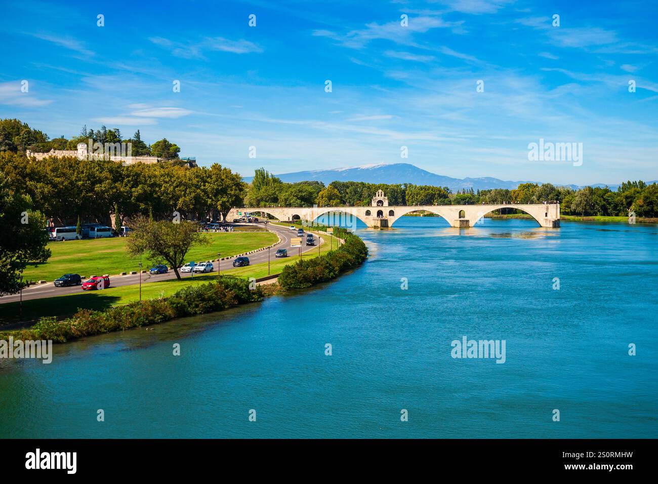 Pont Saint Benezet ist eine berühmte mittelalterliche Brücke in Avignon Stadt im südlichen Frankreich Stockfoto