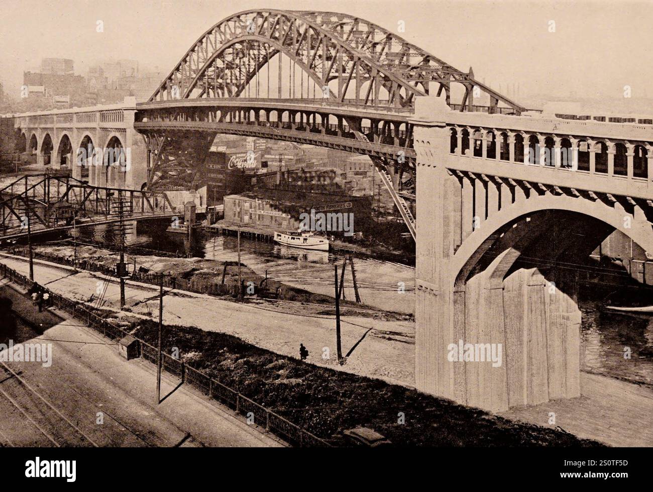 Great High Level Bridge, die die Ost- und Westseite von Cleveland, Ohio, um 1919 verbindet Stockfoto