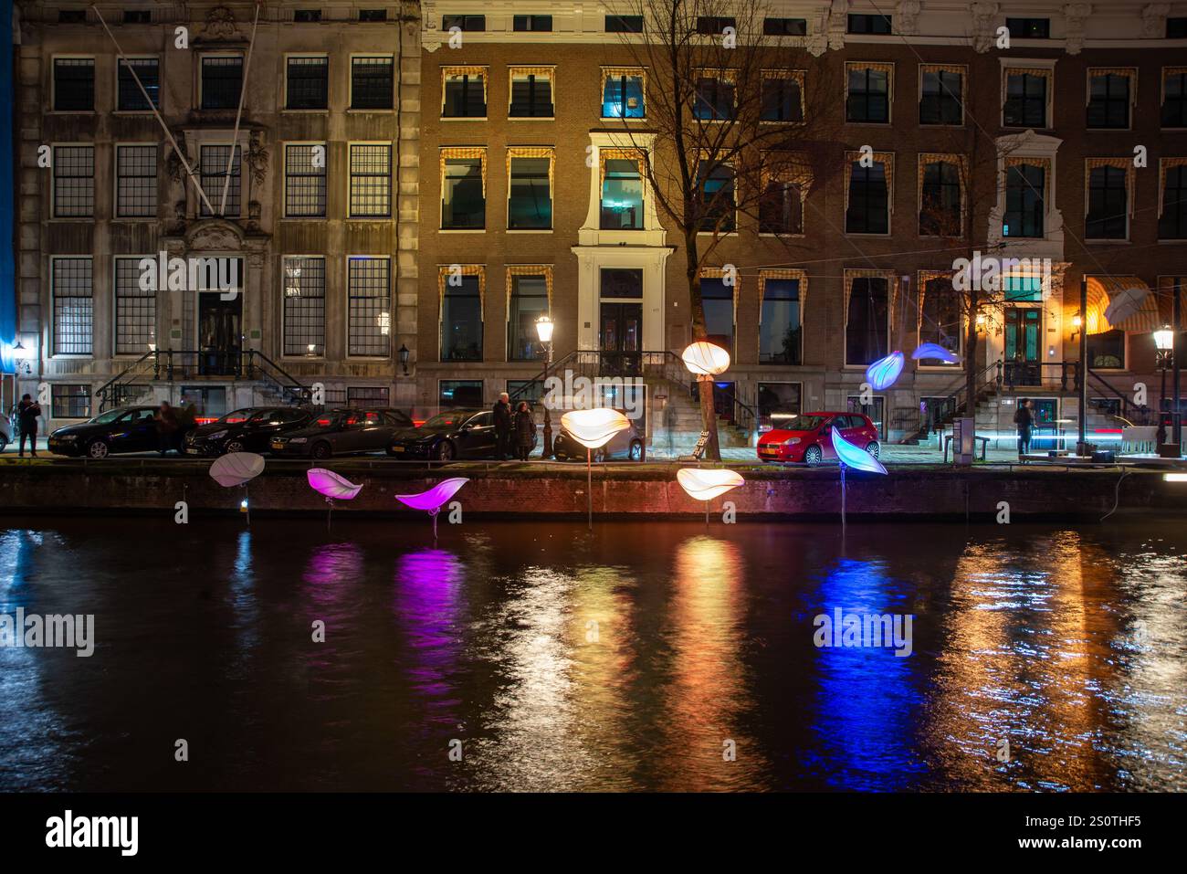 30.11.2024 Amsterdam, Niederlande, traditionelles Lichtfestival über den Kanälen von Amsterdam, touristische Attraktionen und Gelegenheit für Künstler, das zu präsentieren Stockfoto