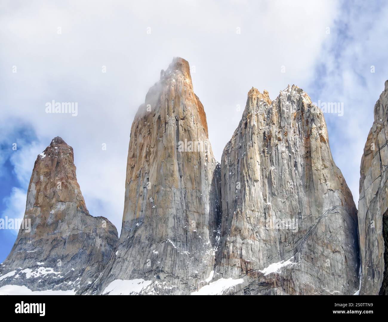 Die Gipfel des Torres del Paine in den patagonischen Anden Chiles Stockfoto