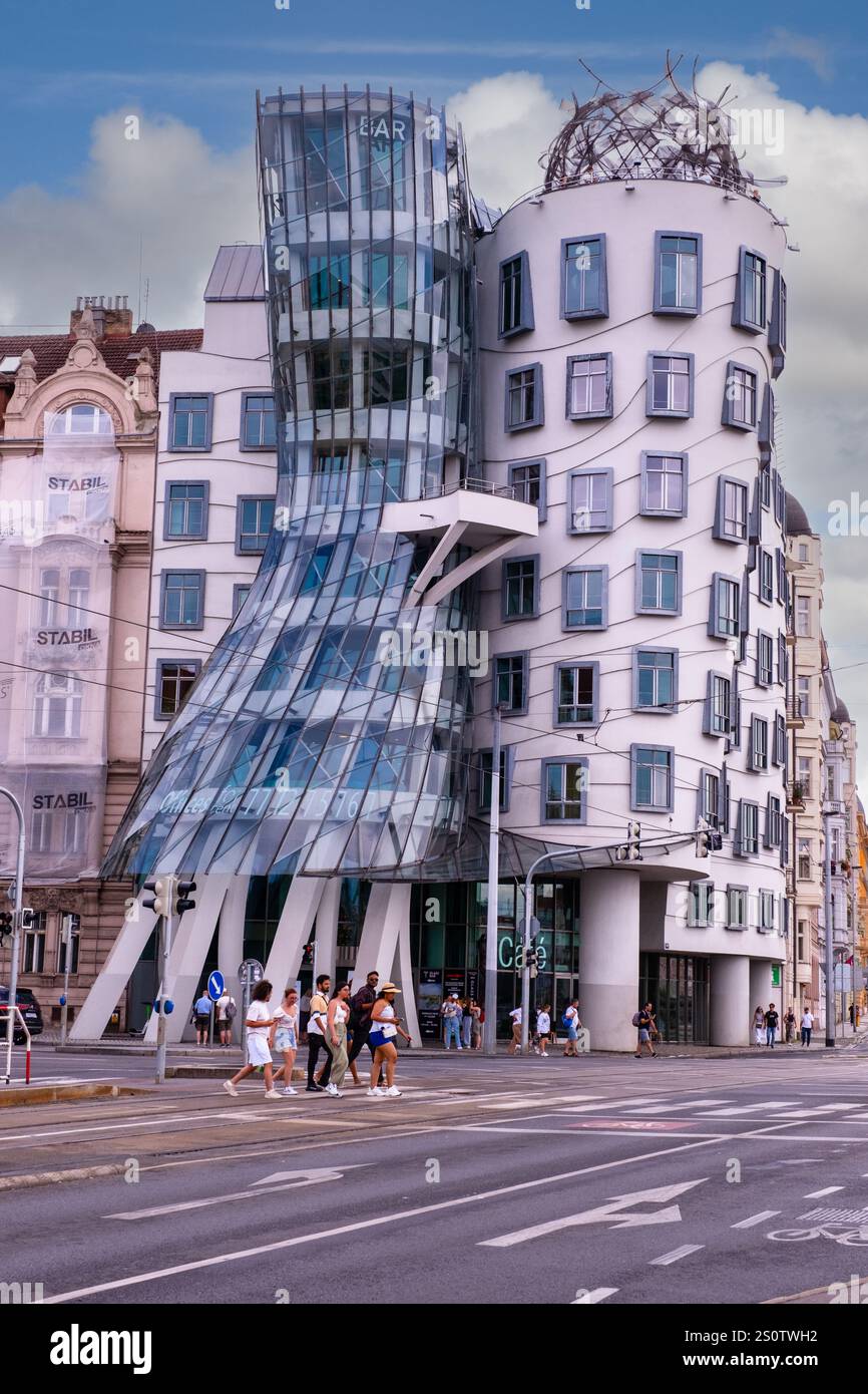 'Tanzhaus' entworfen von Architekt Frank Gehry, New Town, Prag, Tschechien, Tschechien. Stockfoto