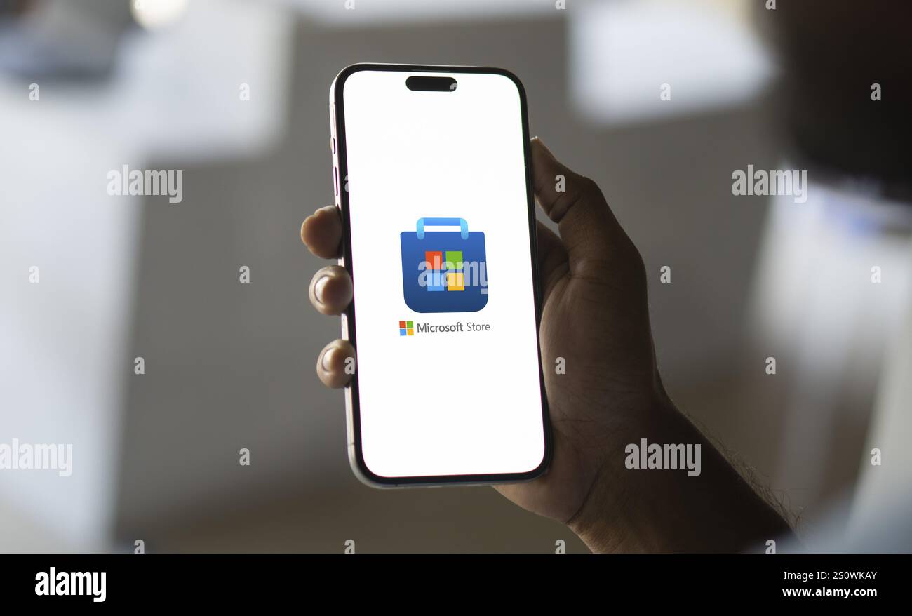 Der Microsoft Store ist ein digitaler Marktplatz, auf dem Sie eine große Auswahl an Apps, Spielen, Filmen und mehr für Ihren Windows-PC finden Stockfoto