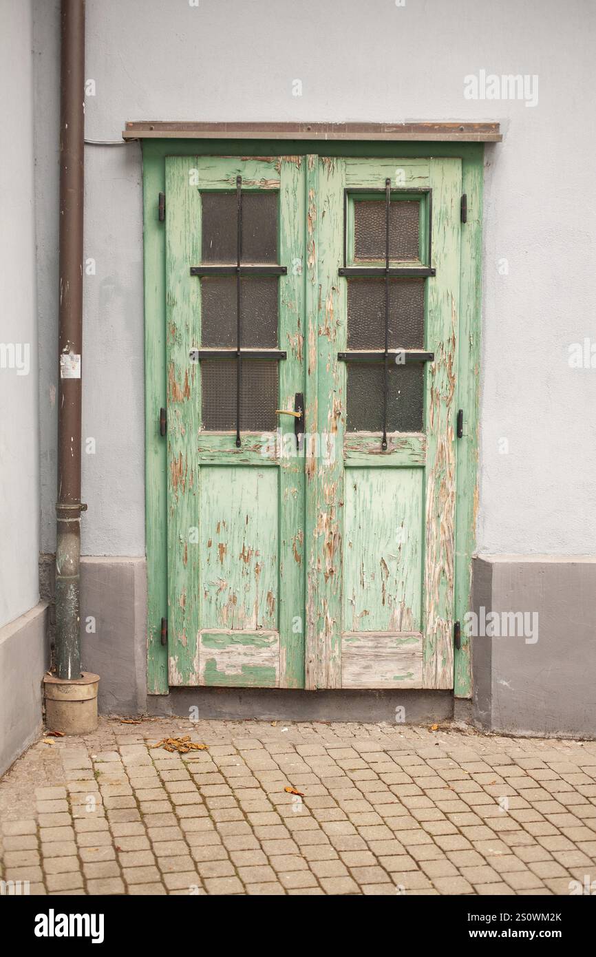 Alte Holztür, Leoben, Steiermark, Österreich, Europa Stockfoto