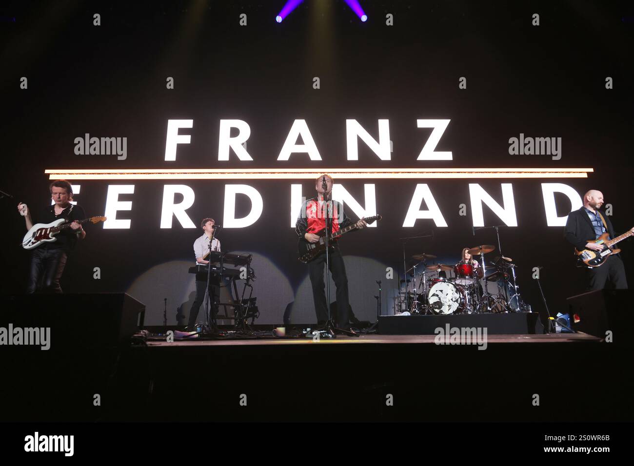 Dino Bardot, Julian Corrie, Alex Kapranos, Audrey Tait und Bob Hardy von Franz Ferdinand treten während der 33. Jährlichen KROQ fast Acoustic auf Stockfoto