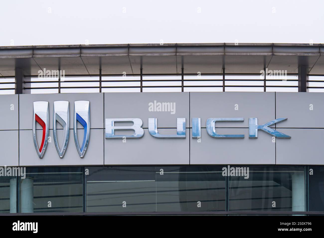 CHONGQING, CHINA – 29. DEZEMBER 2024 – am 29. Dezember 2024 wird in Chongqing, Südwest-China, Ein Autohandel von BUICK gesehen. Stockfoto