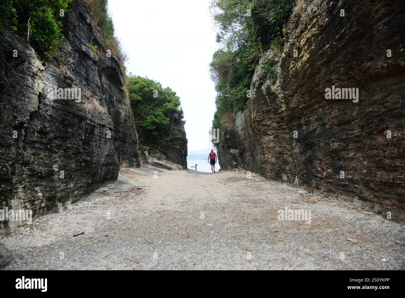 Cham Keng Chau Passage auf der Insel Tung Ping Chau in Hongkong. Stockfoto