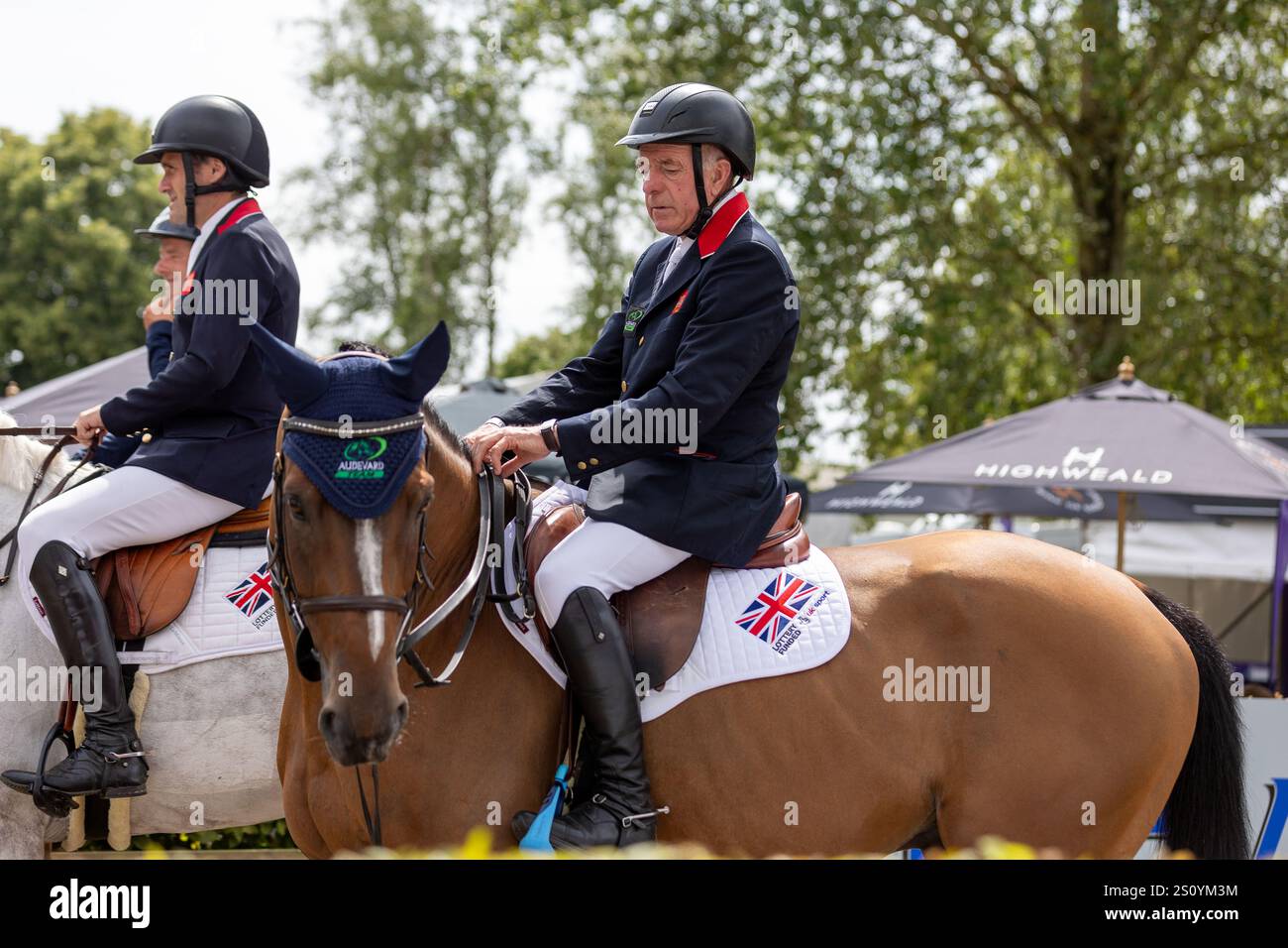 Royal International Horse Show. (RISH) in Hickstead, Sussex 2024, Juli 2024 umfasst Jagdhunde sowie europäische und olympische Teamfahrer Stockfoto