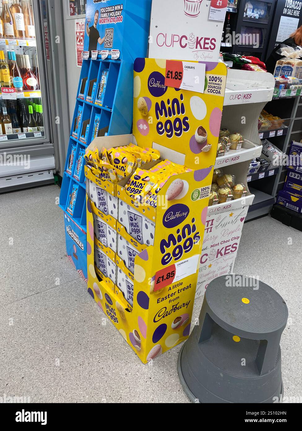Exeter, Devon, Großbritannien. Dezember 2024 30. Early-Oster-Ausstellung in einem Co-op-Geschäft in Exeter, Devon. Hinweis: Nidpor/Alamy Live News Stockfoto