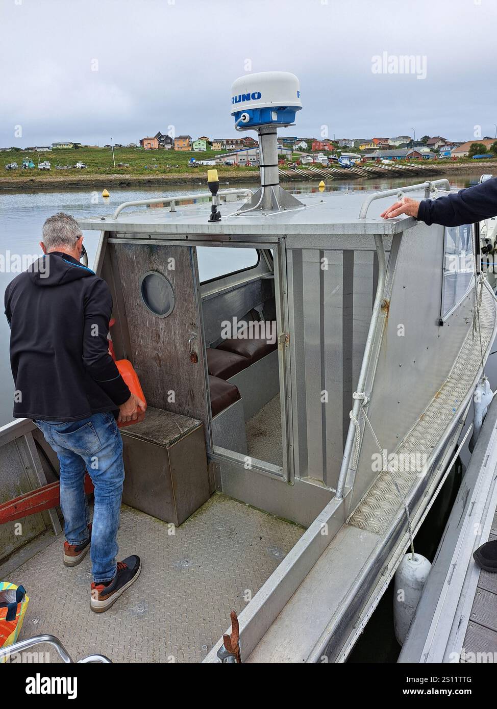 An Bord eines Bootes am Yachthafen in St. Pierre, Frankreich Stockfoto