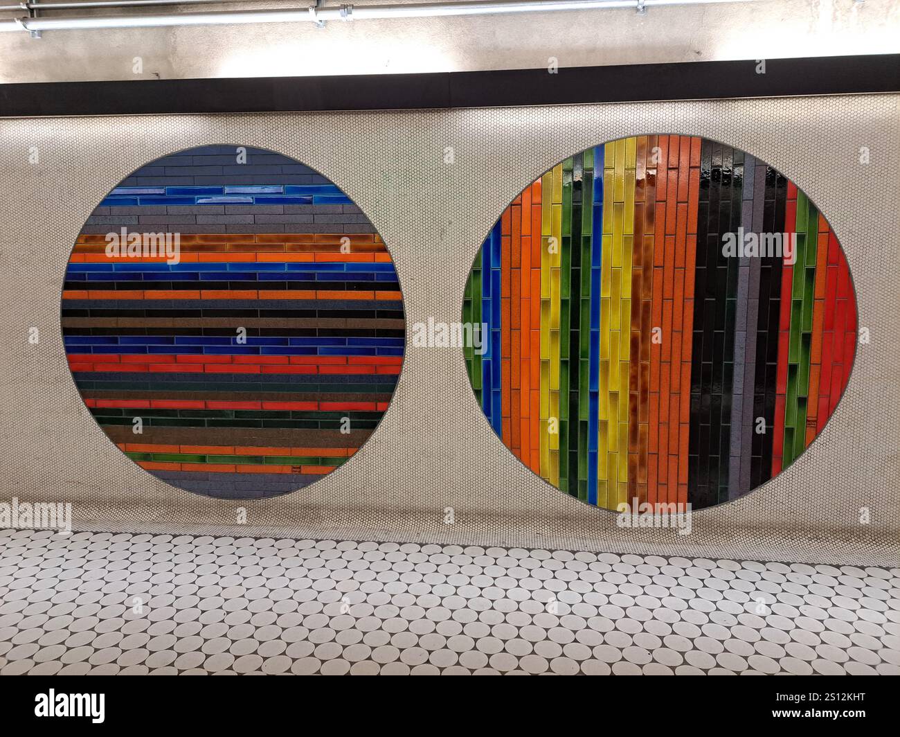 Circle 1966 an der U-Bahnstation Peel in Montreal, Quebec, Kanada Stockfoto