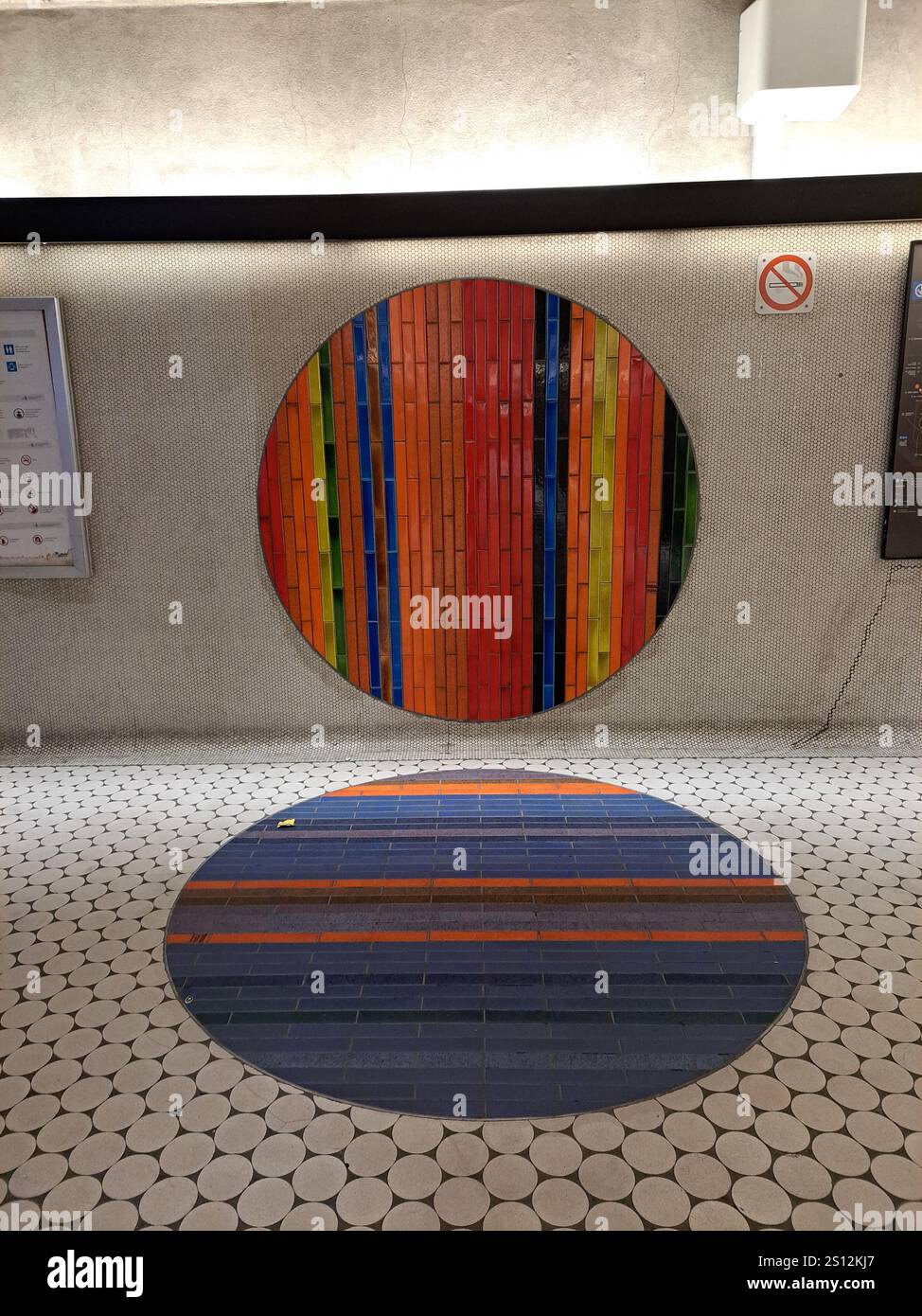Circle 1966 an der U-Bahnstation Peel in Montreal, Quebec, Kanada Stockfoto