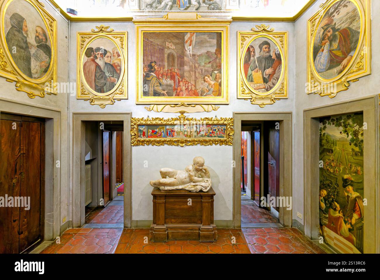 Casa Buonarroti Museum in Florenz mit Renaissance-Gemälden und kunstvoller Decke Stockfoto