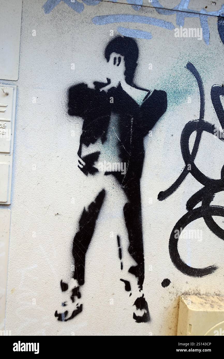 Der Mann hält seine Hände vor sein Gesicht, Graffiti, Frankreich, Bretagne, Saint-Malo Stockfoto