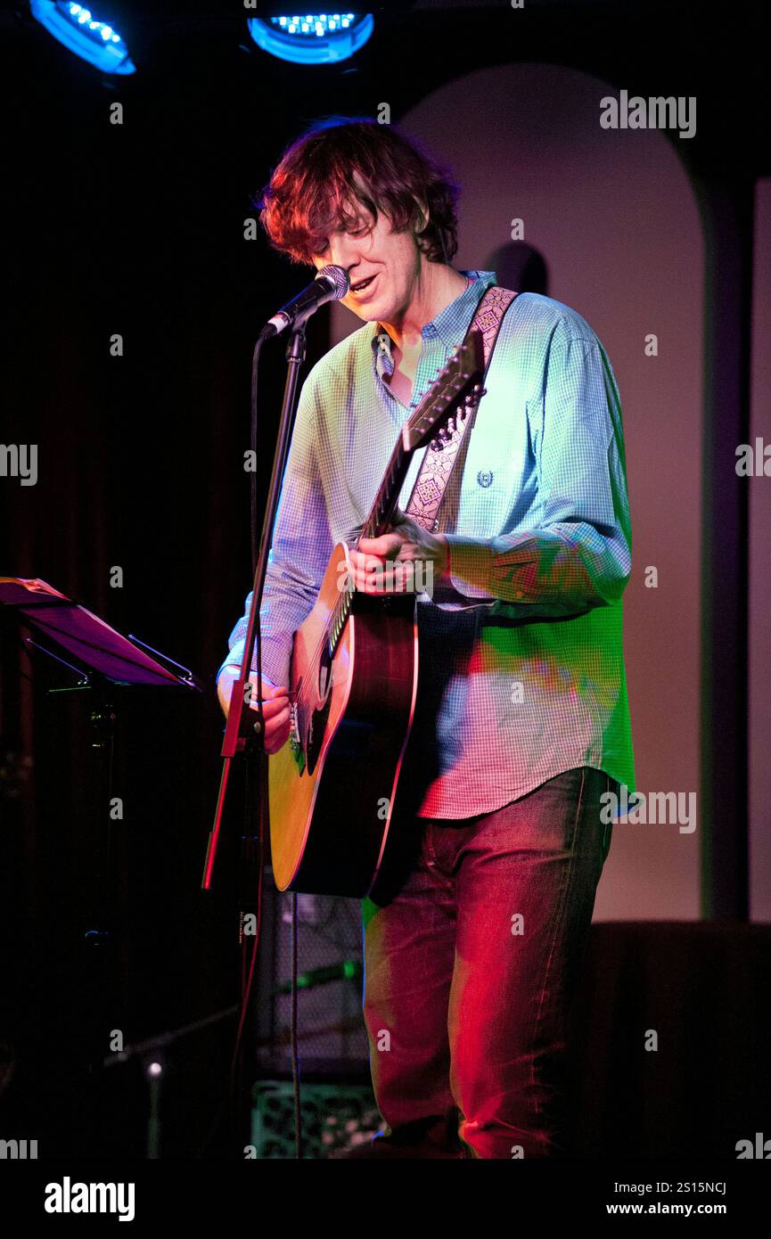 Thurston Moore, ehemals Mitglied der US-amerikanischen alt-Rock-Band Sonic Youth, trat am 7. Februar 2013 im Glee Club in Birmingham auf. Stockfoto