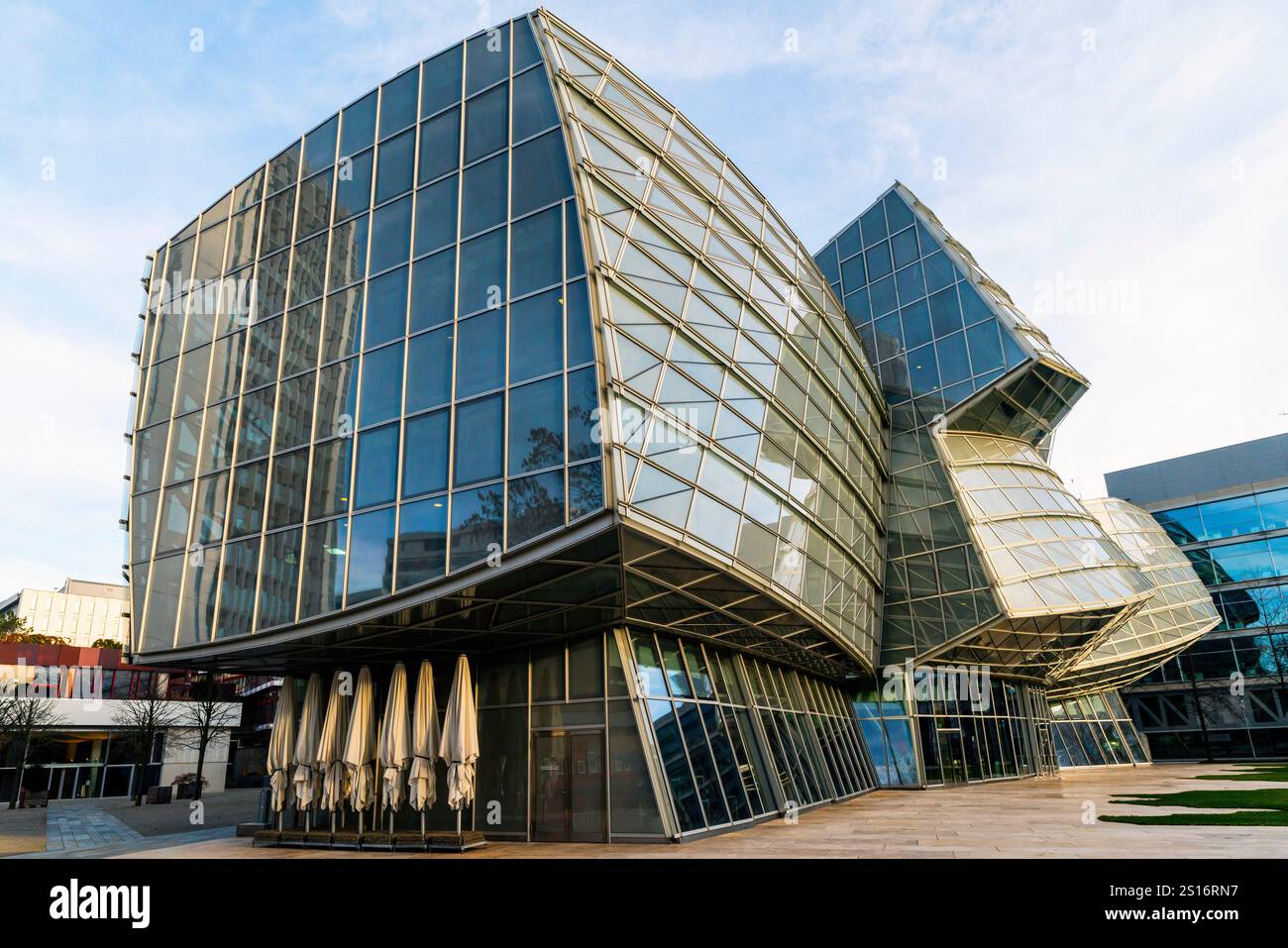 Das Bürogebäude von Novartis Pharma wurde von Frank O. Gehry, Novartis Campus in Basel, Schweiz, entworfen. Stockfoto