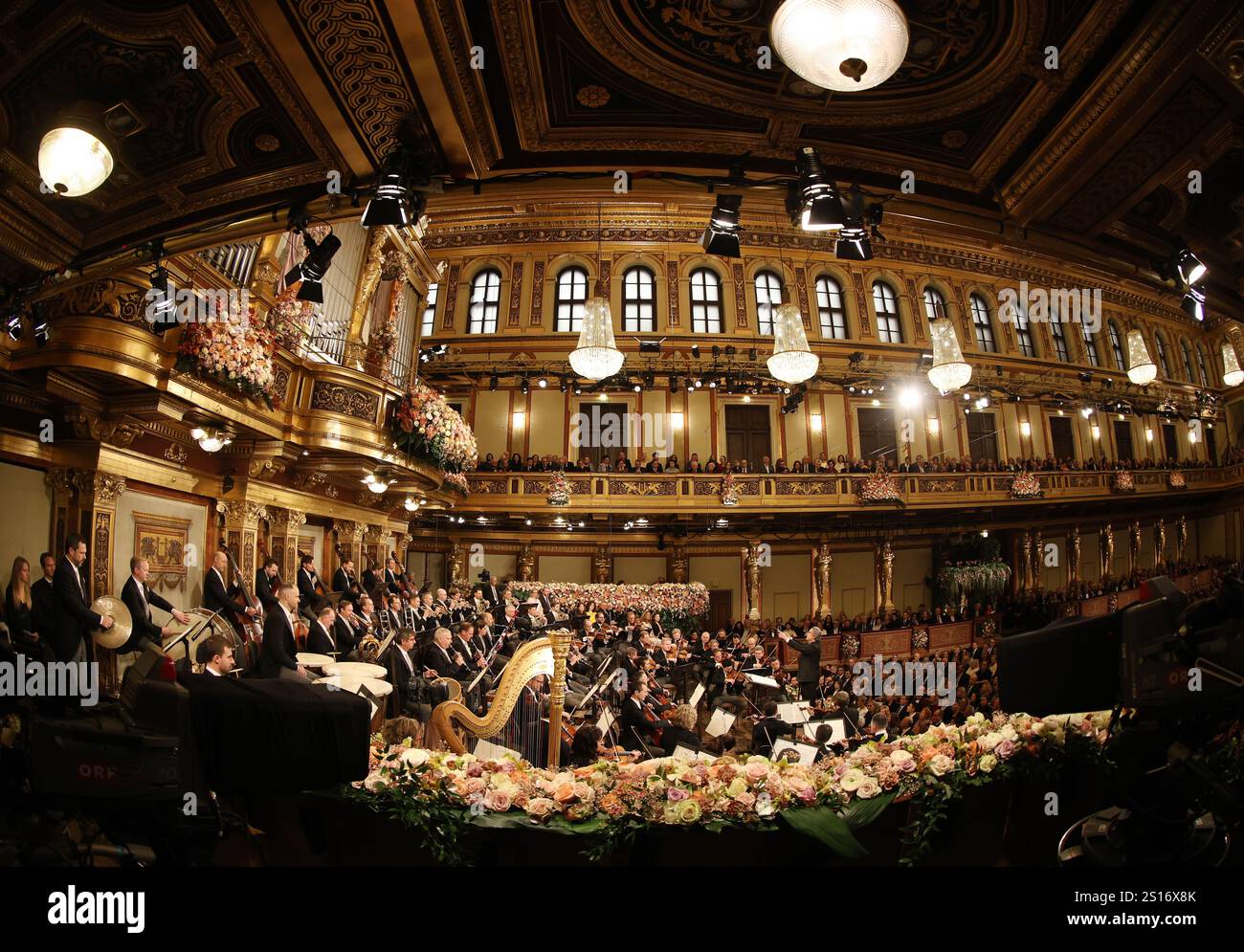 250101-wien-1-januar-2025-xinhua-die-wiener-philharmoniker
