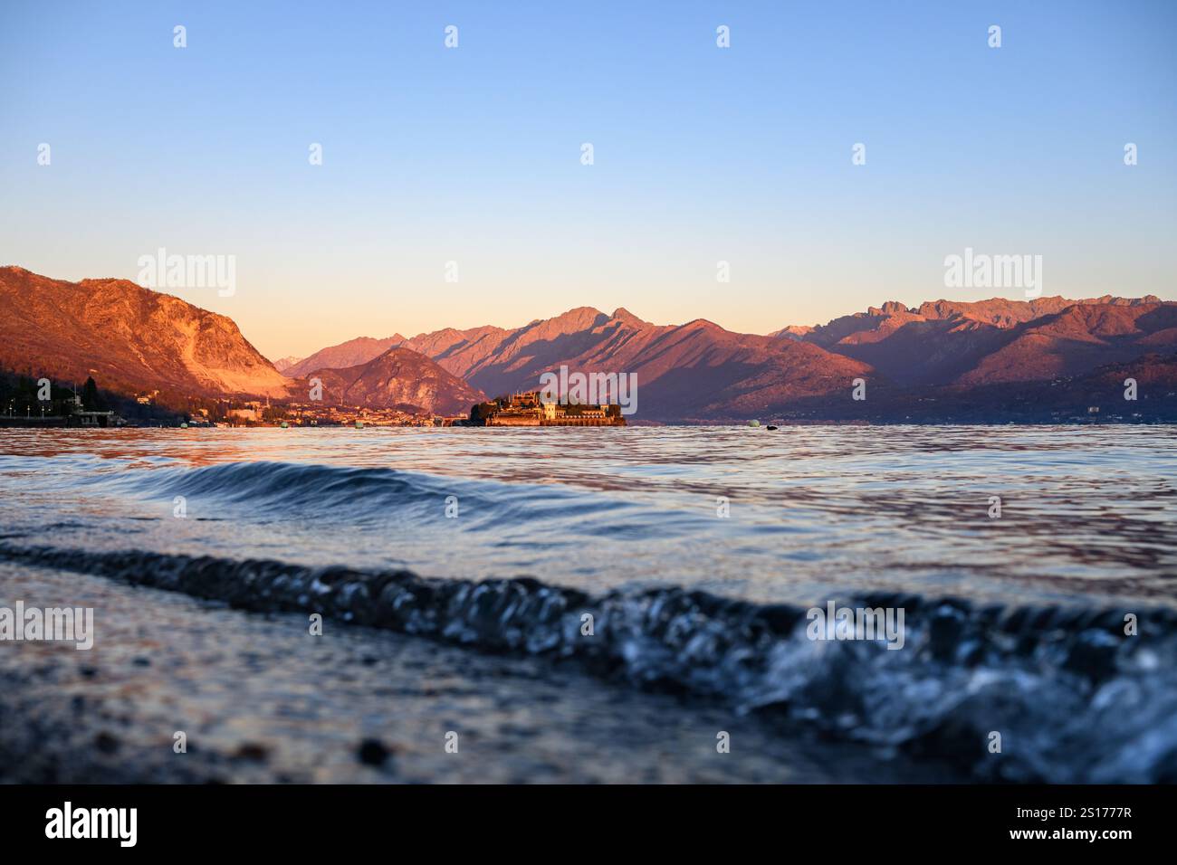 Sonnenaufgang am Lago Maggiore, Italien Stockfoto