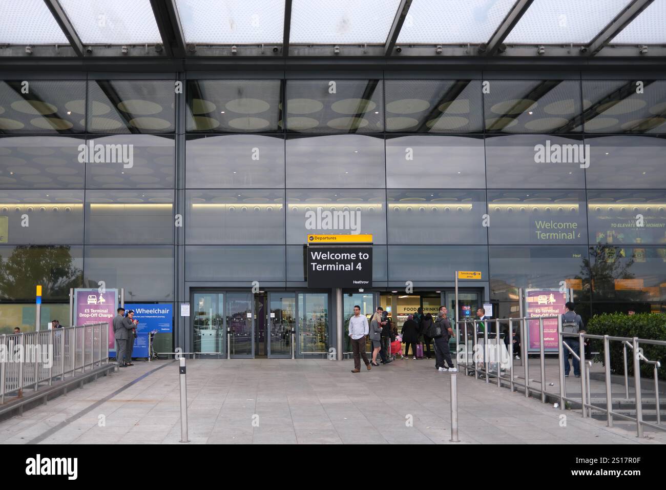 Terminal 4 Flughafen Heathrow London England Großbritannien Stockfoto