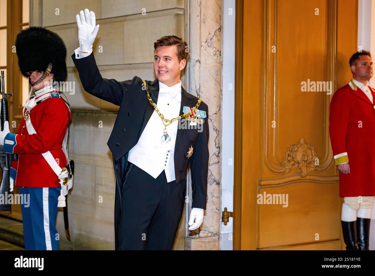 Kopenhagen, Dänemark. Januar 2025. Kronprinz Christian nimmt an dem jährlichen Neujahrsessen und -Tisch für die Regierung Teil, der Vorsitzende des dänischen Parlaments, Vertreter des offiziellen Dänemark und des Hofes im Palast von Christian VII. In Amalienborg in Kopenhagen, Dänemark. (Foto: DPPA/SIPA USA) Credit: SIPA US/Alamy Live News Stockfoto