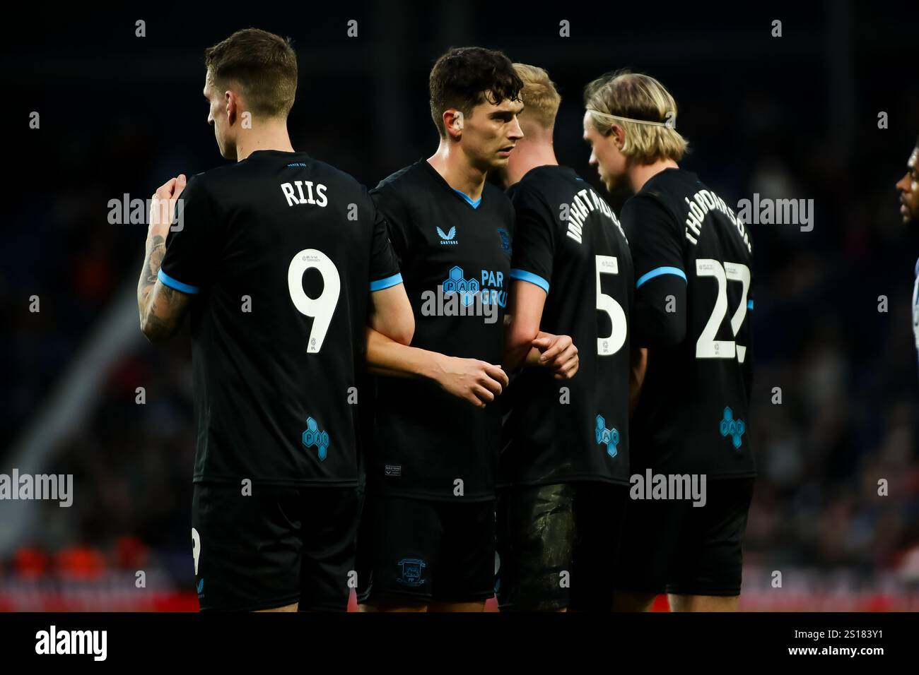 Preston North End macht beim EFL Championship-Spiel zwischen West Bromwich Albion und Preston North End bei den Hawthorns in West Bromwich eine Mauer. Stockfoto