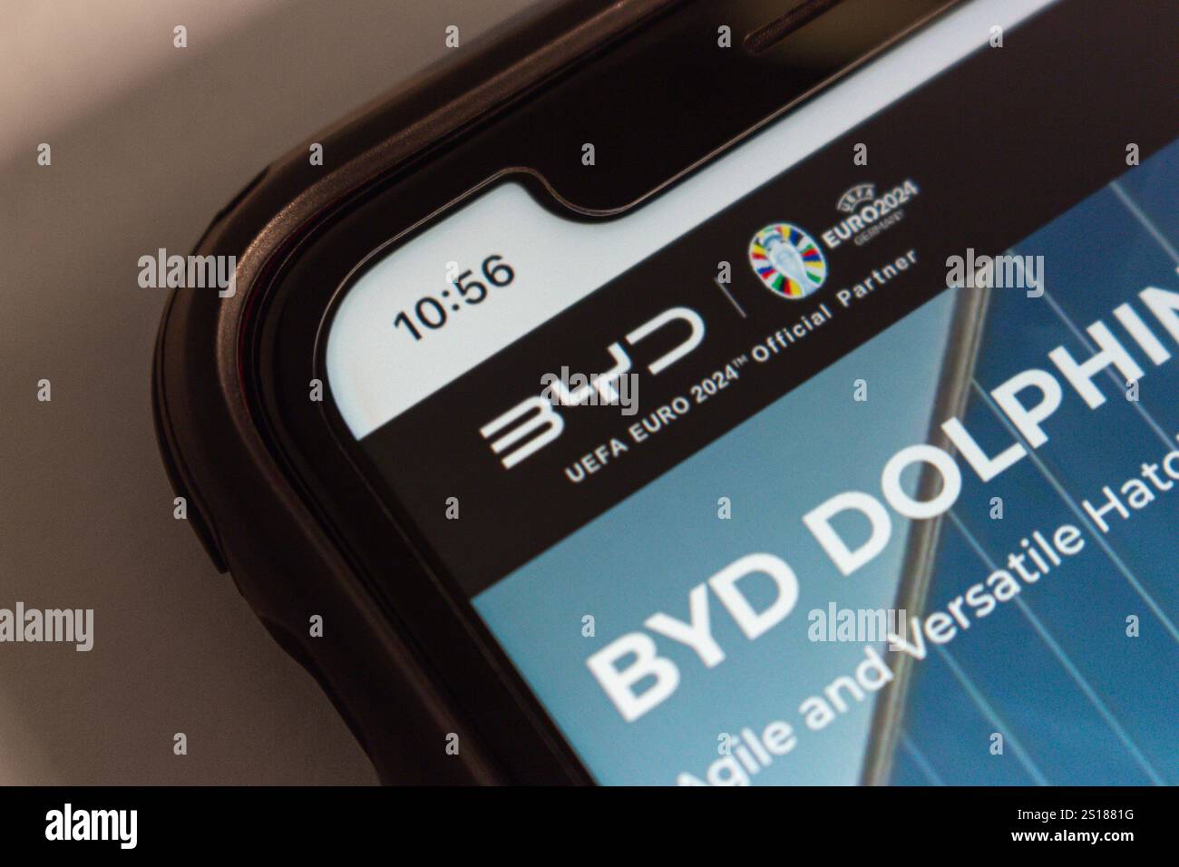 Die Website von BYD wird auf einem iPhone angezeigt. BYD Auto Co., Ltd. Ist die wichtigste Automobiltochter des chinesischen multinationalen Unternehmens BYD. Stockfoto