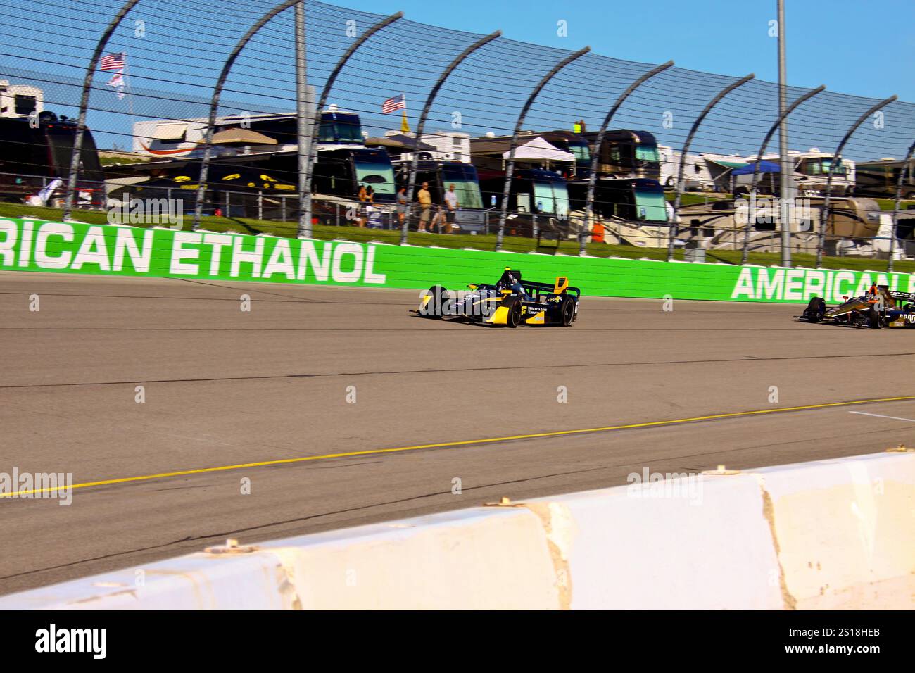 Newton, Iowa USA – 17. Juli 2015: Verizon IndyCar Series Iowa Corn Indy 300. 67 Josef Newgarden Hendersonville, Tenn. Wichita State University CFH RAC Stockfoto