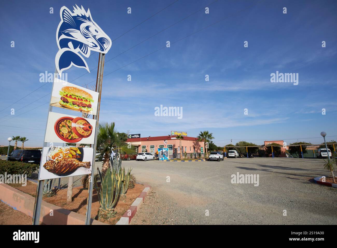 mazagan Restaurant und Straßencafé an der N8 zwischen marrakesch und essaouira, die als Raststätte für Tourgruppen genutzt wurden, marokko Stockfoto