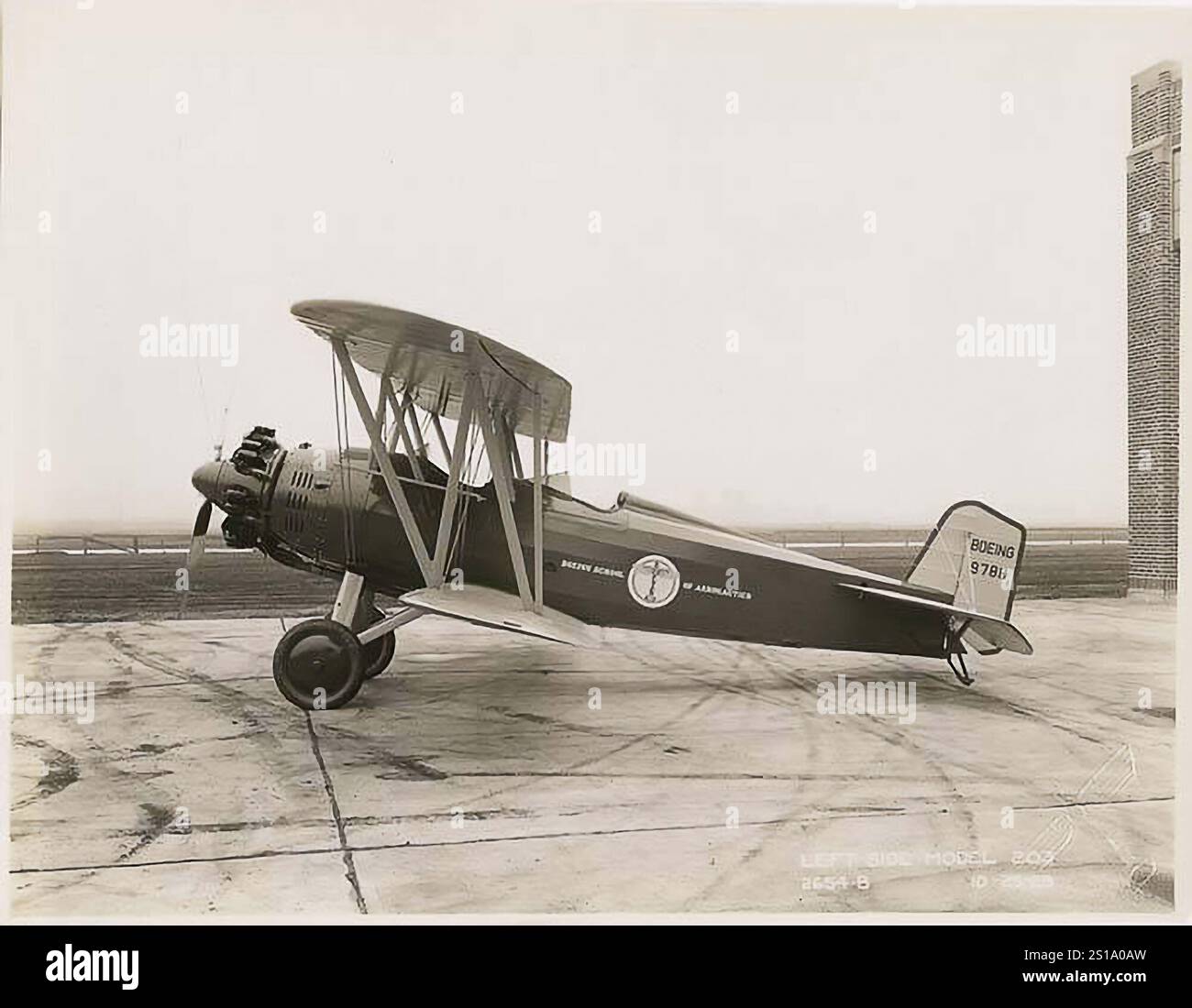 Boeing Modell 203 Doppeldecker im Werk Boeing, Seattle, 25. Oktober 1929. Archivfoto der amerikanischen Luftfahrt aus den 1920er Jahren Stockfoto