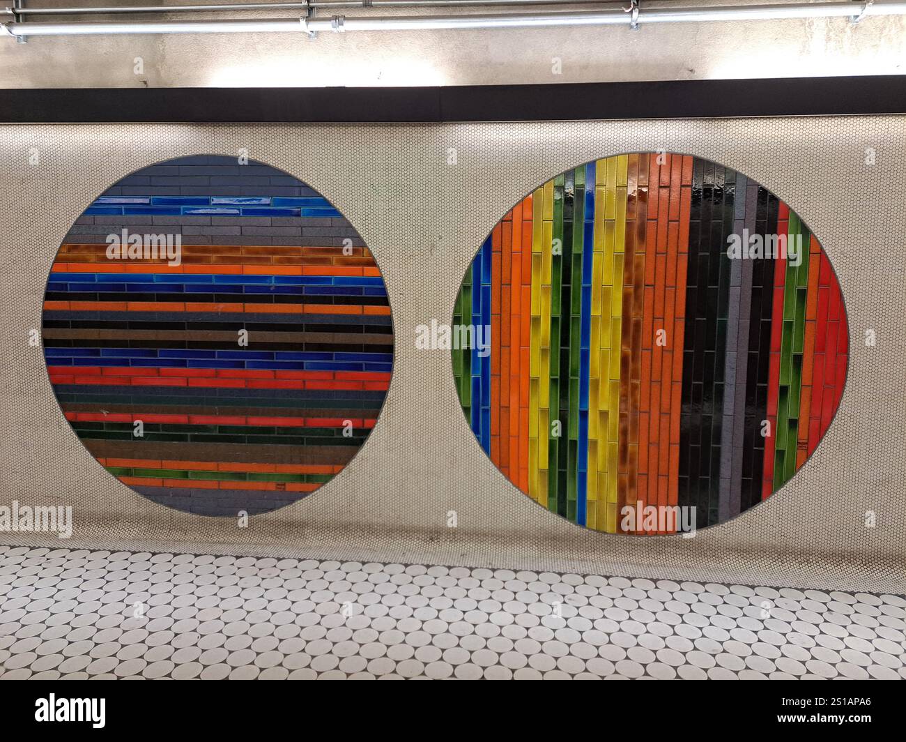 Circle 1966 an der U-Bahnstation Peel in Montreal, Quebec, Kanada Stockfoto