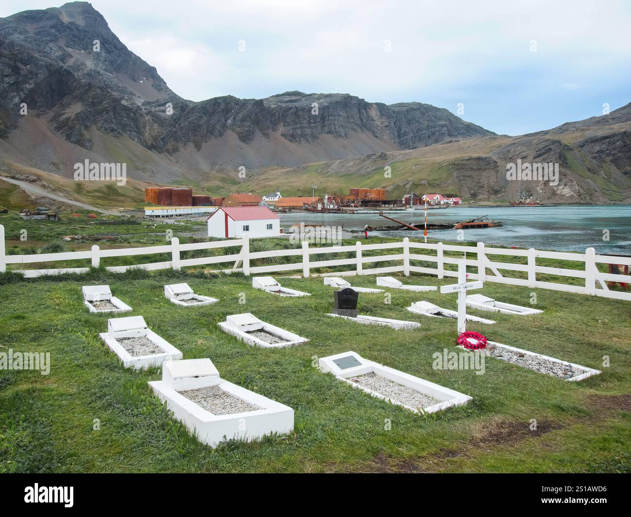 Blick auf die Friedhöfe in Grytviken, Südgeorgien, Antarktis Stockfoto