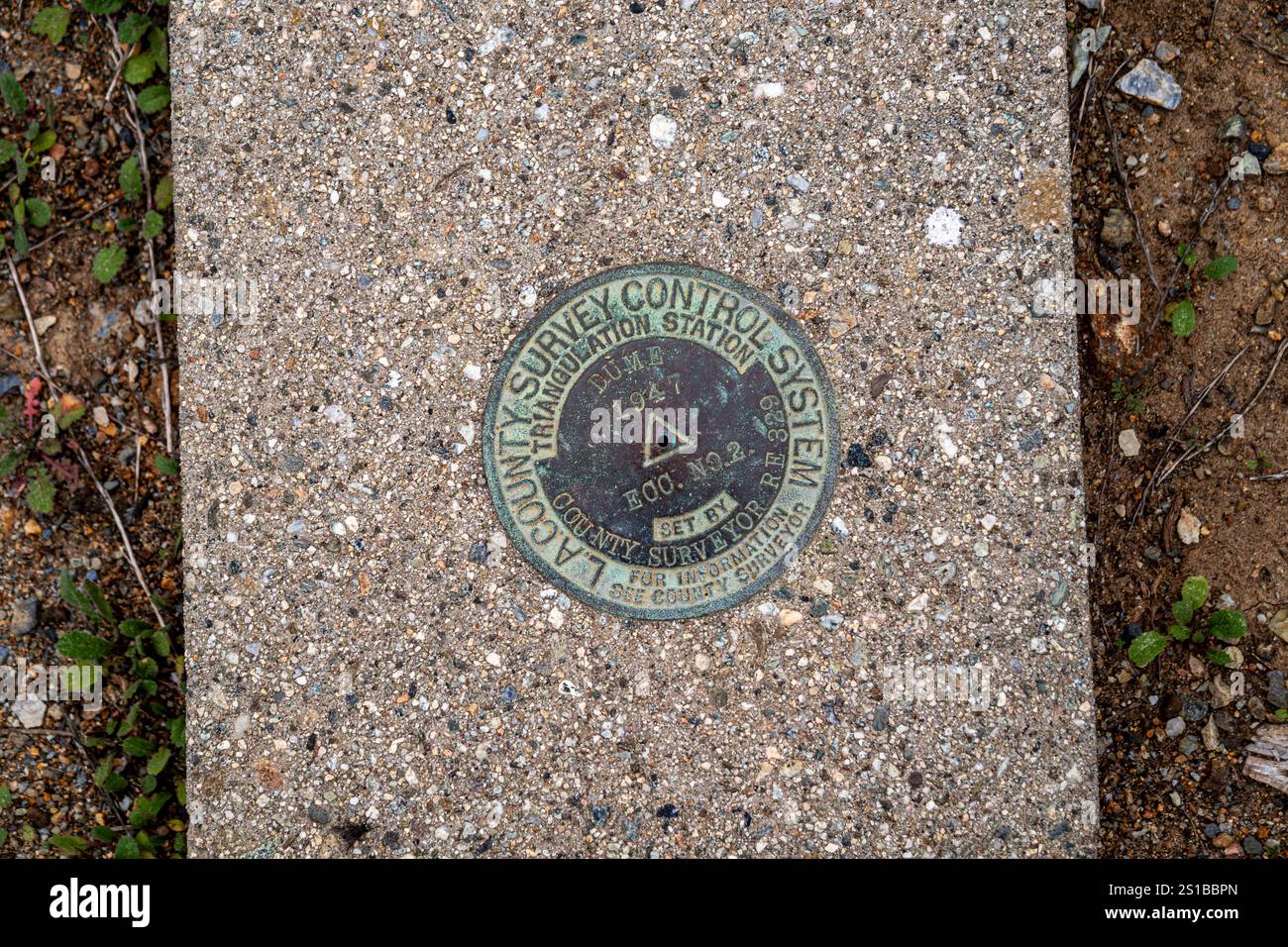 Triangulation Station Marker, LA County Survey Control System, Point Dume, Malibu, Kalifornien Stockfoto