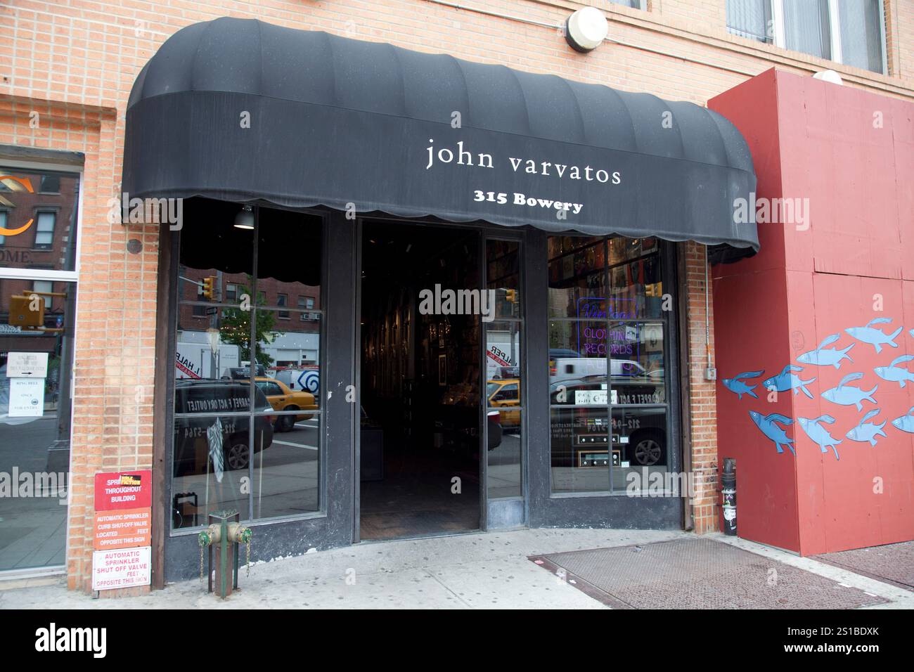 John Varvatos, ehemaliger Veranstaltungsort des CBGB, The Bowery, East Village, Manhattan, New York City Stockfoto