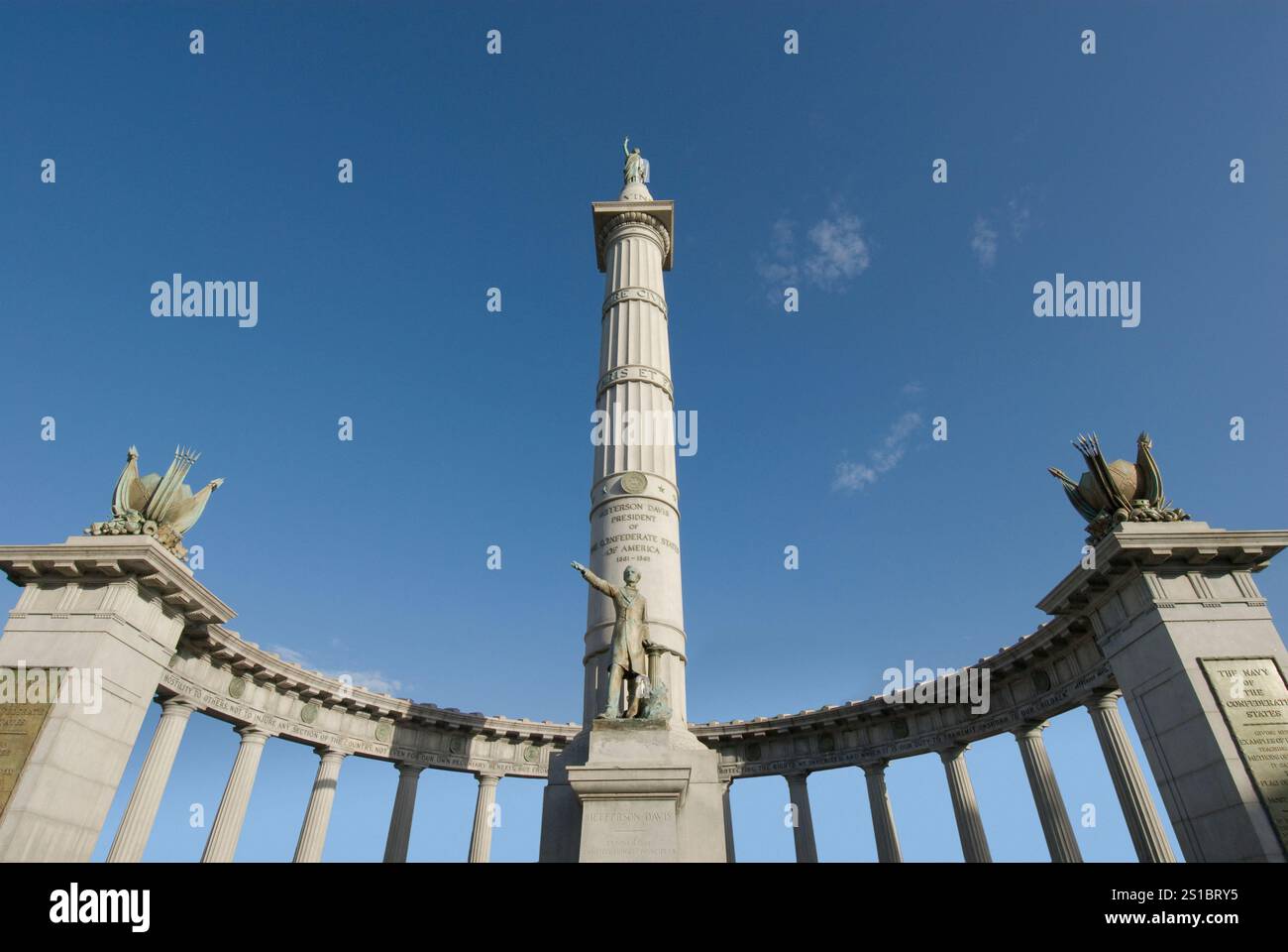 Präsident der Konföderation, Jefferson Davis - Monument enthüllt am 3. Juni. 1907 an der Monument Avenue, seit 2020 entfernt Stockfoto