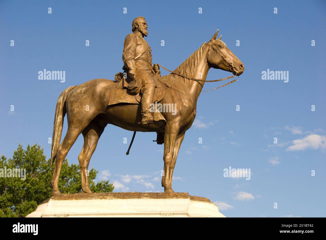 Confederate Lieutenant General Stonewall Jackson - Monument enthüllt am 11. Oktober 1919 auf der Monument Avenue Stockfoto
