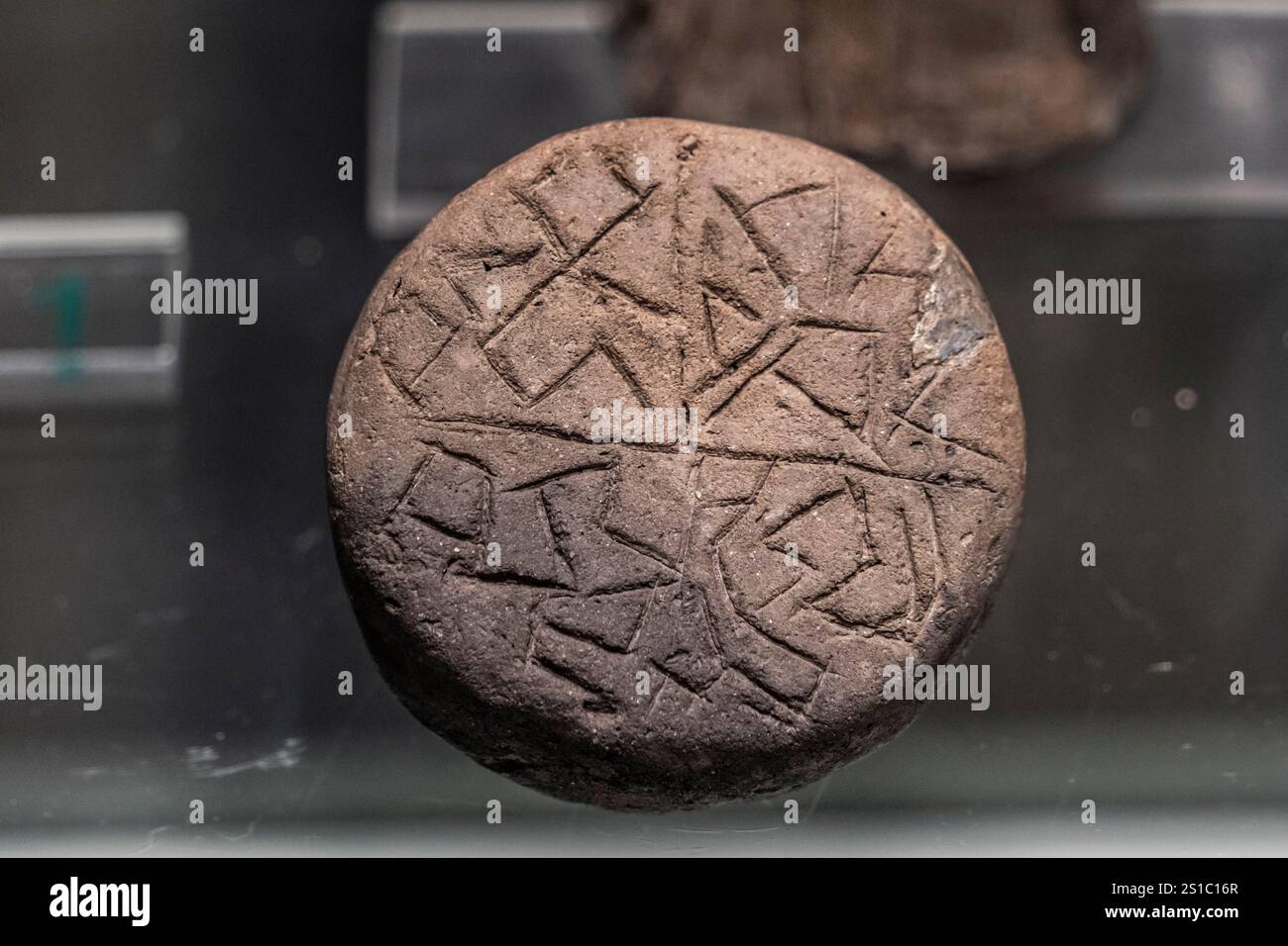 Karanovo-Siegel, eingeprägtes Siegel mit eingeprägten Schildern, Chalkolithikum, 5. Jahrtausend v. Chr., Bulgarisches Archäologisches Nationalmuseum, Sofia, Republik Bulgar Stockfoto