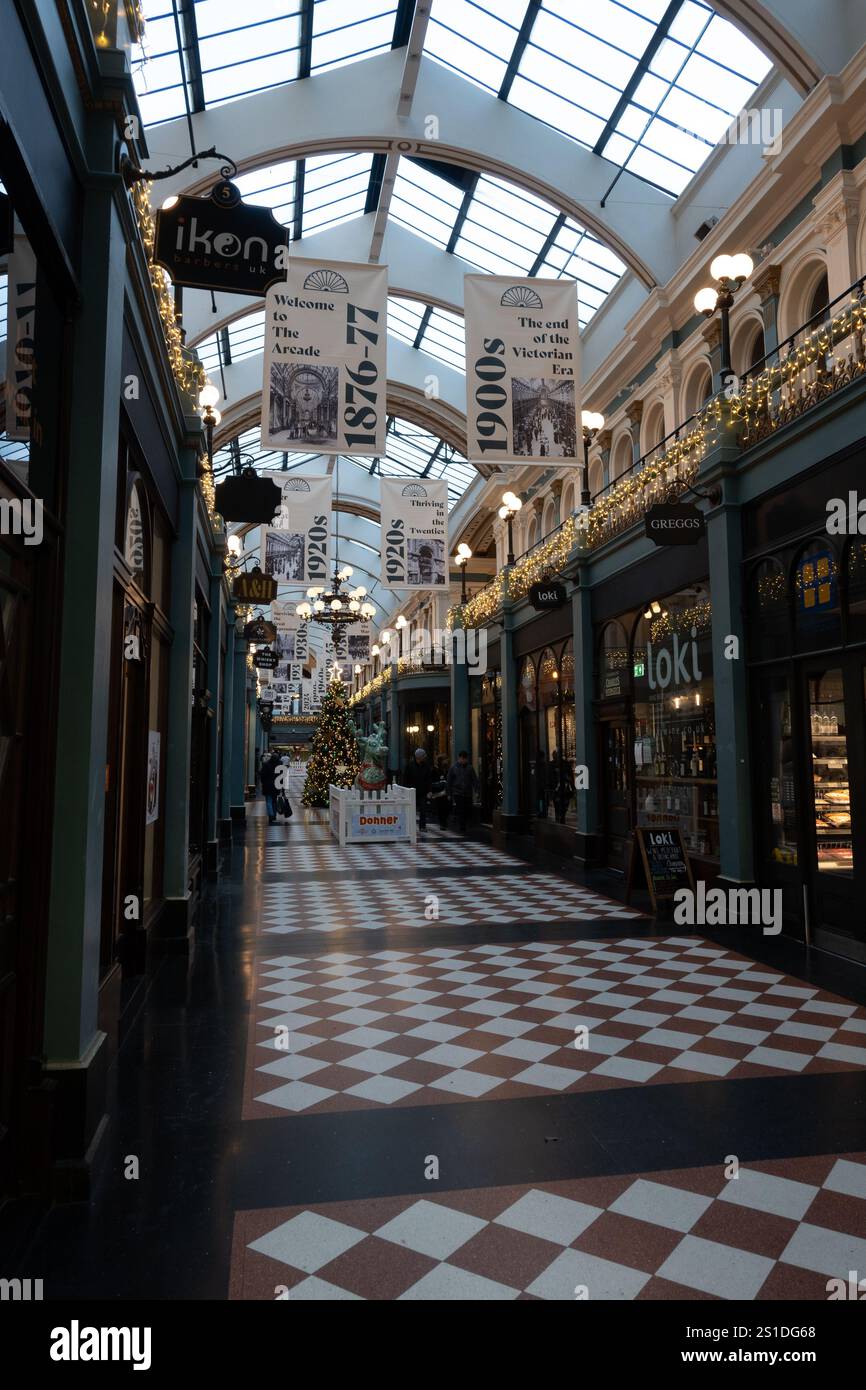 Great Western Arcade zu Weihnachten, Birmingham, West Midlands, England, Großbritannien Stockfoto