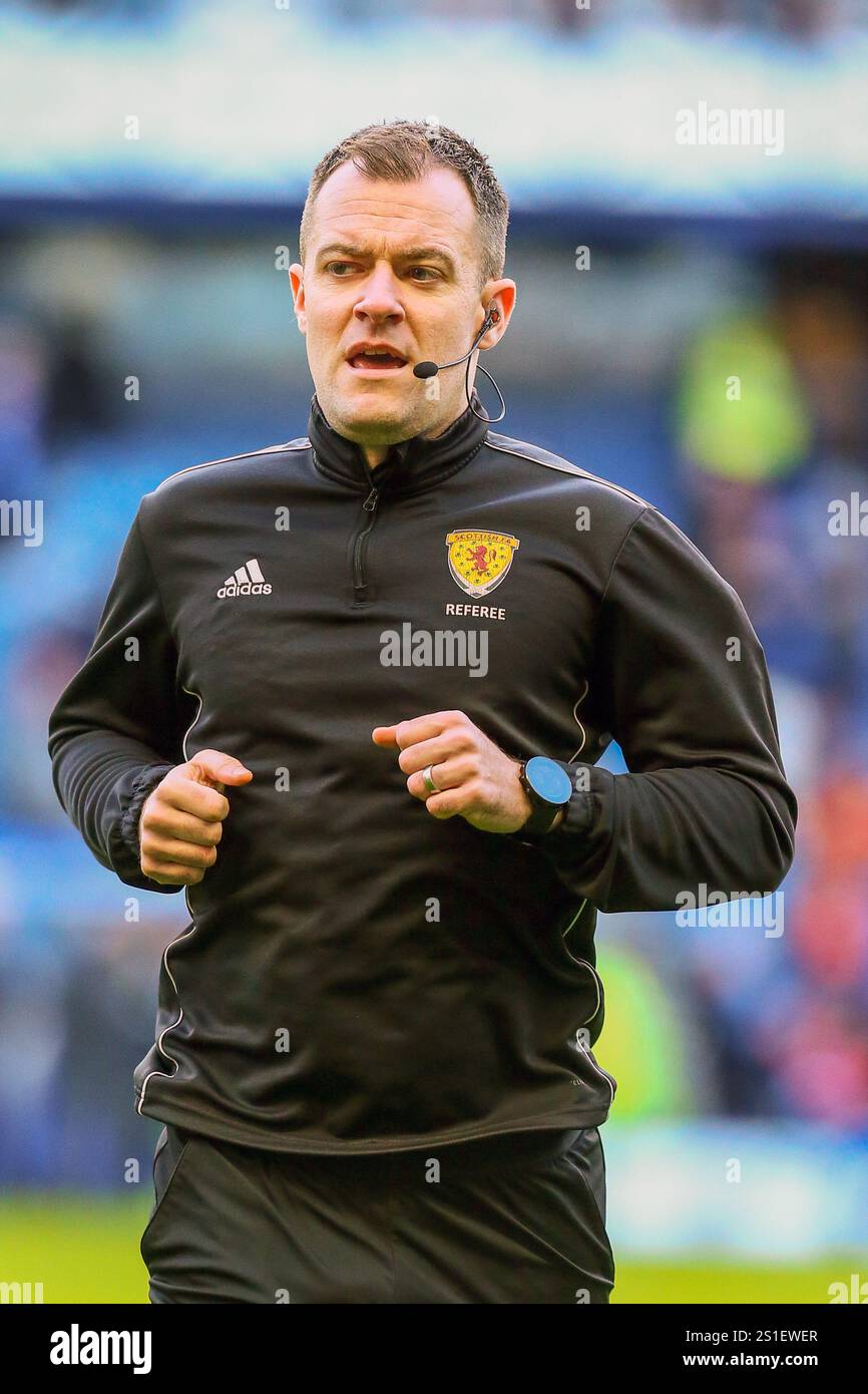 DON ROBERTSON, professioneller Fußballschiedsrichter, arbeitet mit der Scottish Football Association zusammen Stockfoto