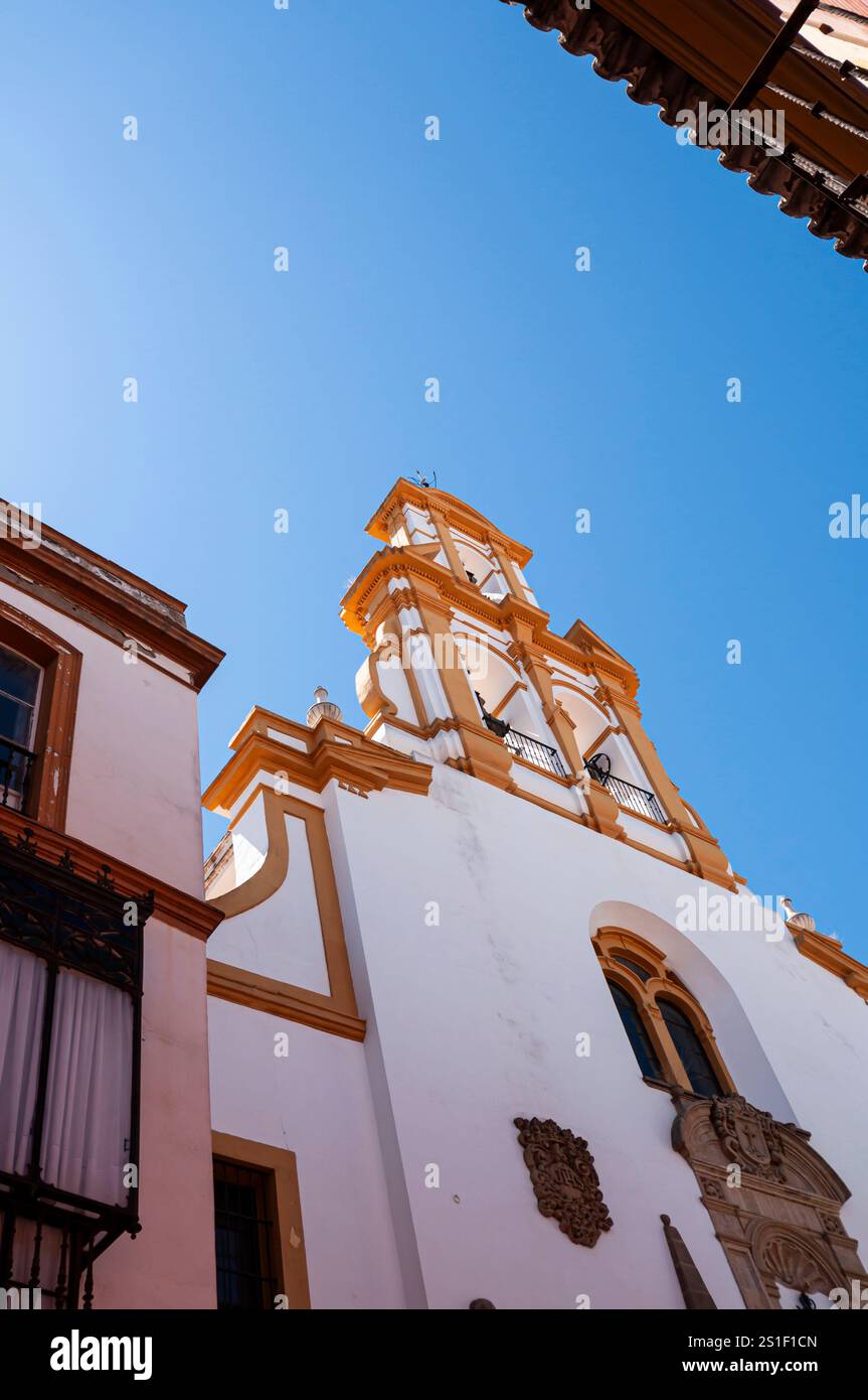 Kirche Santa Cruz, aus dem 18. Jahrhundert, Detail Glockenturm oder Espadaña, Sevilla, Andalusien, Spanien Stockfoto