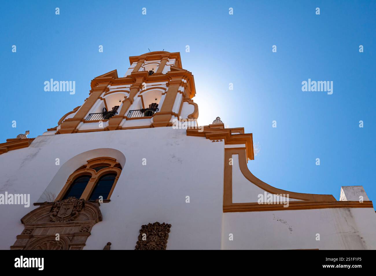 Kirche Santa Cruz, aus dem 18. Jahrhundert, Detail Glockenturm oder Espadaña, Sevilla, Andalusien, Spanien Stockfoto