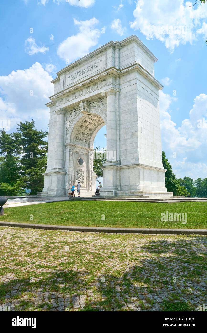 Der National Memorial Arch in Valley Forge an einem Sommertag Stockfoto