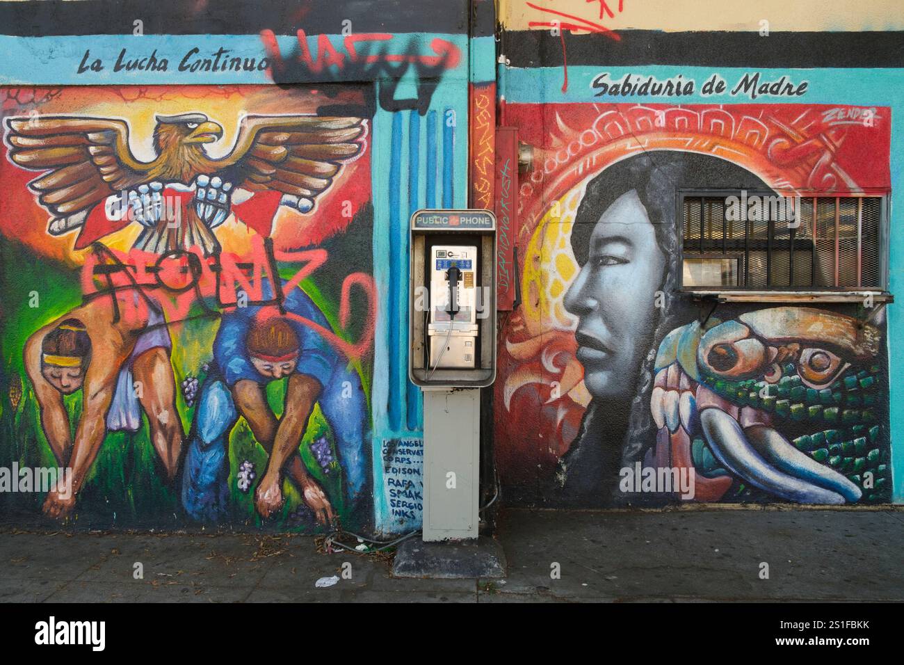 Öffentliches Münztelefon, East Los Angeles, Kalifornien, Vereinigte Staaten von Amerika Stockfoto