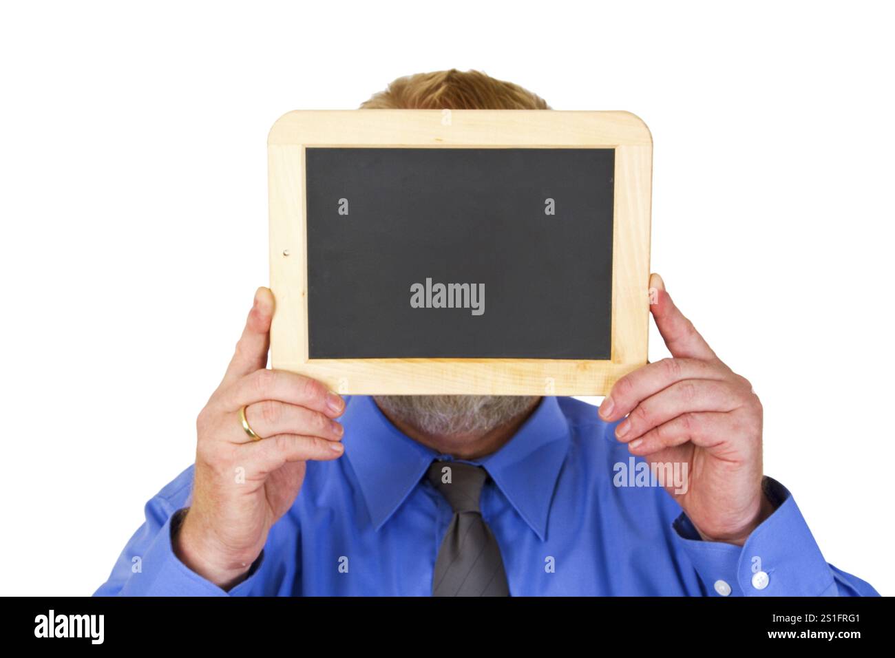 Der Mann hält die Tafel vor sein Gesicht Stockfoto