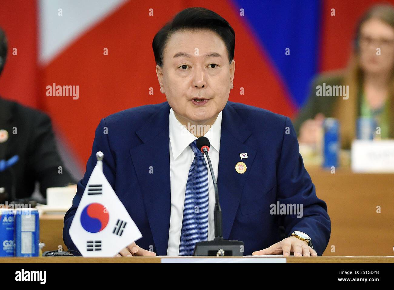 Rio de Janeiro, Brasilien, 19. November 2024. Yoon Suk Yeol, Präsident von Südkorea, während einer Sitzung auf der G20-Plenartagung. Stockfoto Rio de Janeiro, Brasilien, 19. November 2024. Yoon Suk Yeol, Präsident von Südkorea, während einer Sitzung auf der G20-Plenartagung. Stockfoto