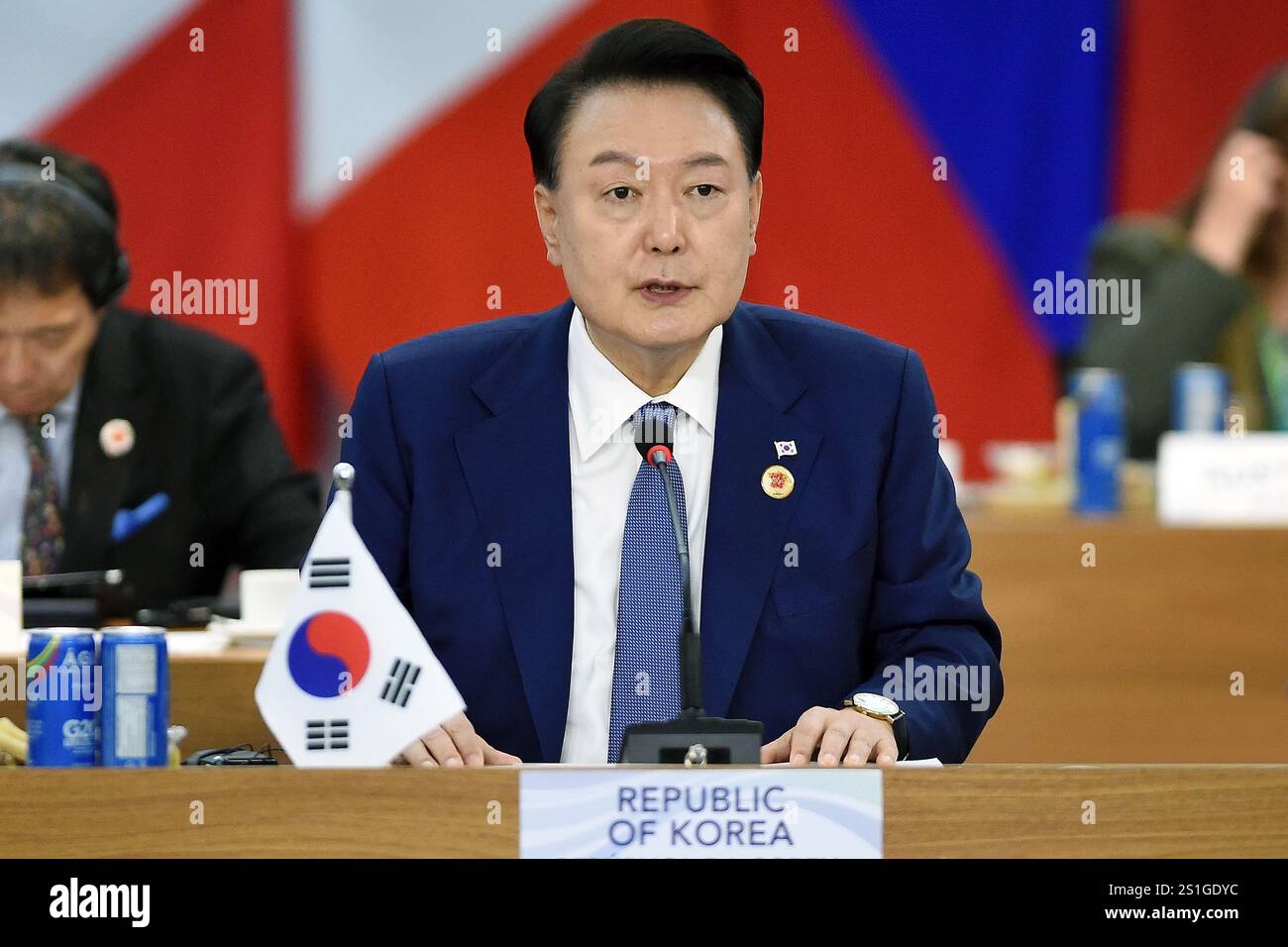 Rio de Janeiro, Brasilien, 19. November 2024. Yoon Suk Yeol, Präsident von Südkorea, während einer Sitzung auf der G20-Plenartagung. Stockfoto Rio de Janeiro, Brasilien, 19. November 2024. Yoon Suk Yeol, Präsident von Südkorea, während einer Sitzung auf der G20-Plenartagung. Stockfoto