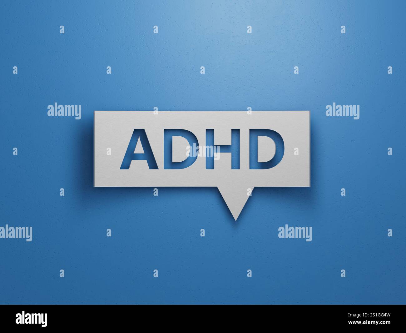 Konzept der ADHS-Aufmerksamkeitsdefizit-Hyperaktivitätsstörung Wort über Sprachblase. Minimalistisches Abstraktes Design Mit Weißem Papier. Stockfoto